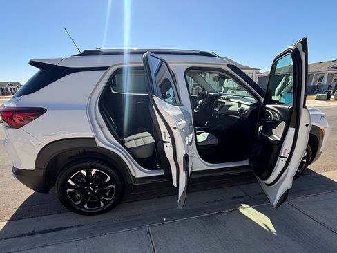 Used 2021 Chevrolet TrailBlazer LT image 9