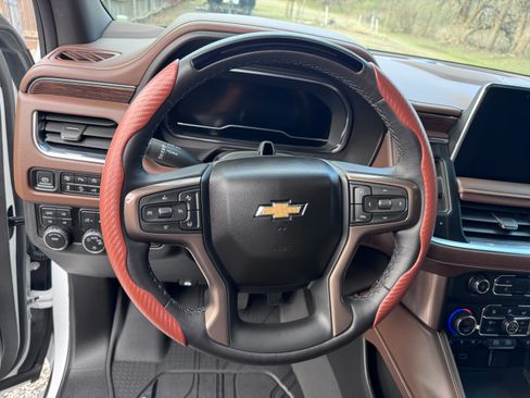 Used 2024 Chevrolet Suburban High Country w/ Advanced Technology Package image 1