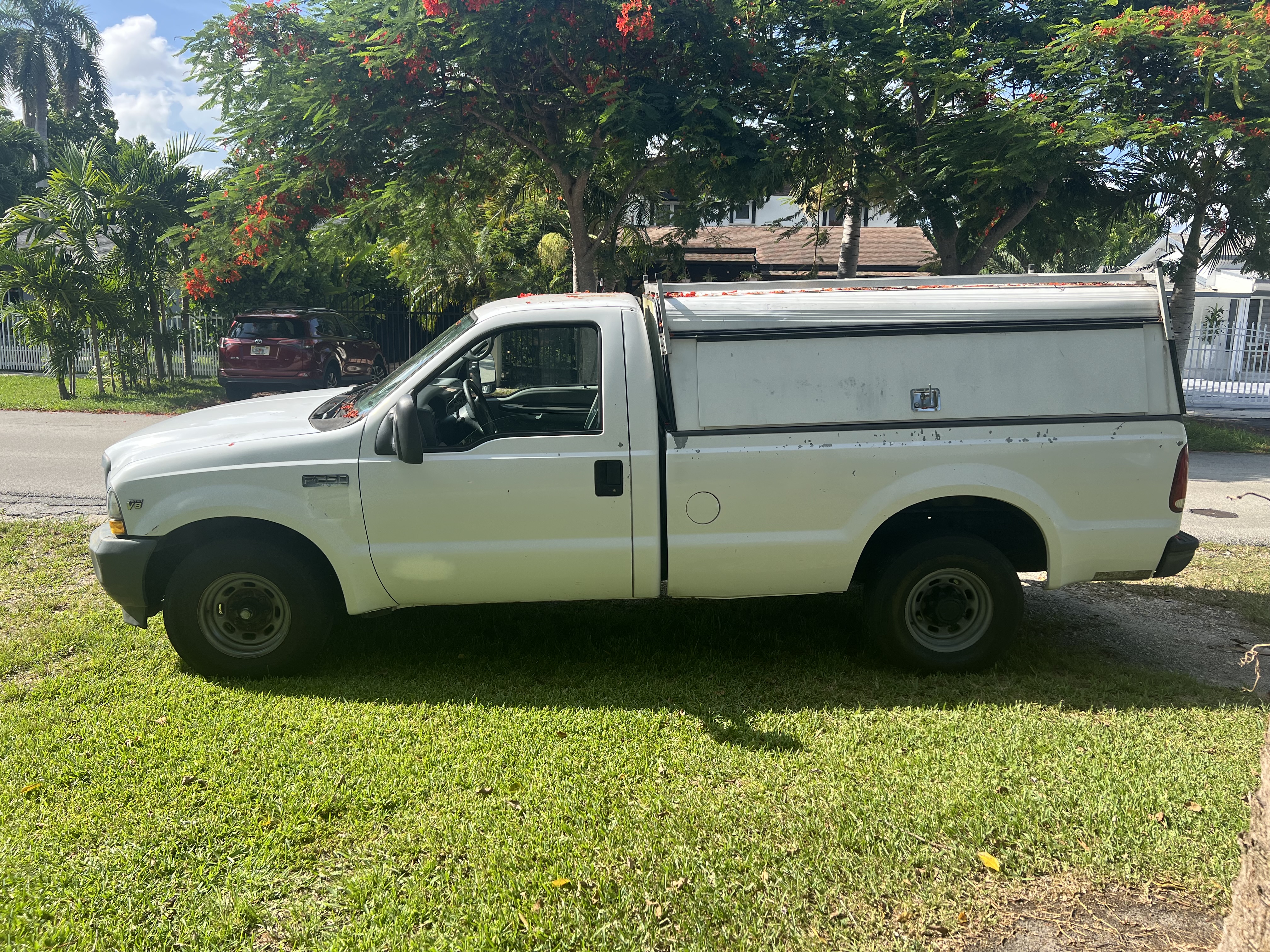 Used 2002 Ford F250 2WD Regular Cab Super Duty image 1