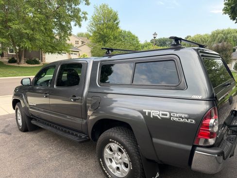Used 2015 Toyota Tacoma 4x4 Double Cab w/ TRD Off-Road Package image 5