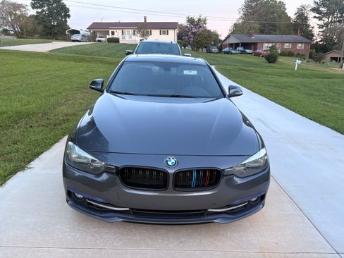 Used 2016 BMW 328i xDrive Sedan AWD/4WD image 2
