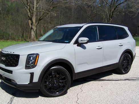 Used 2022 Kia Telluride SX w/ SX Prestige Package image 8
