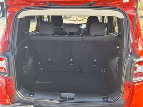 Used 2017 Jeep Renegade Altitude image 6