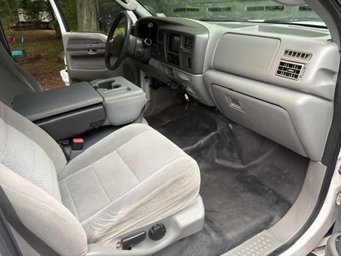 Used 2004 Ford Excursion XLT AWD/4WD image 12