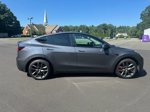 Used 2021 Tesla Model Y Long Range AWD/4WD image 6
