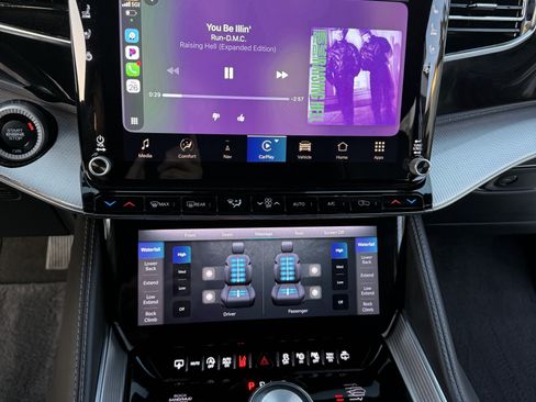 Used 2023 Jeep Grand Wagoneer L Series II w/ Premium Group II image 15