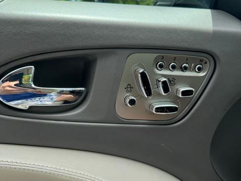 Used 2010 Jaguar XKR R RWD image 23