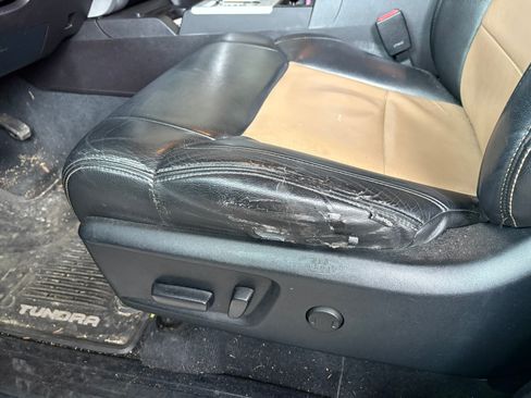 Used 2014 Toyota Tundra SR5 w/ SR5 Upgrade Package image 10