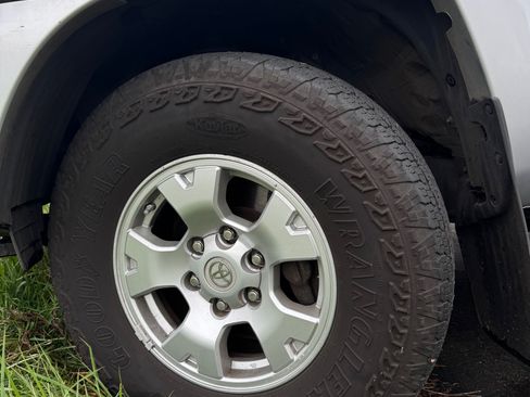 Used 2013 Toyota Tacoma Pickup 4D 5 ft w/ TRD Off-Road Pkg image 22