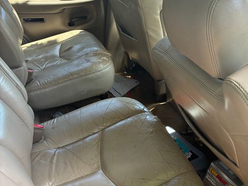 Used 2004 Chevrolet Tahoe LT AWD/4WD image 5