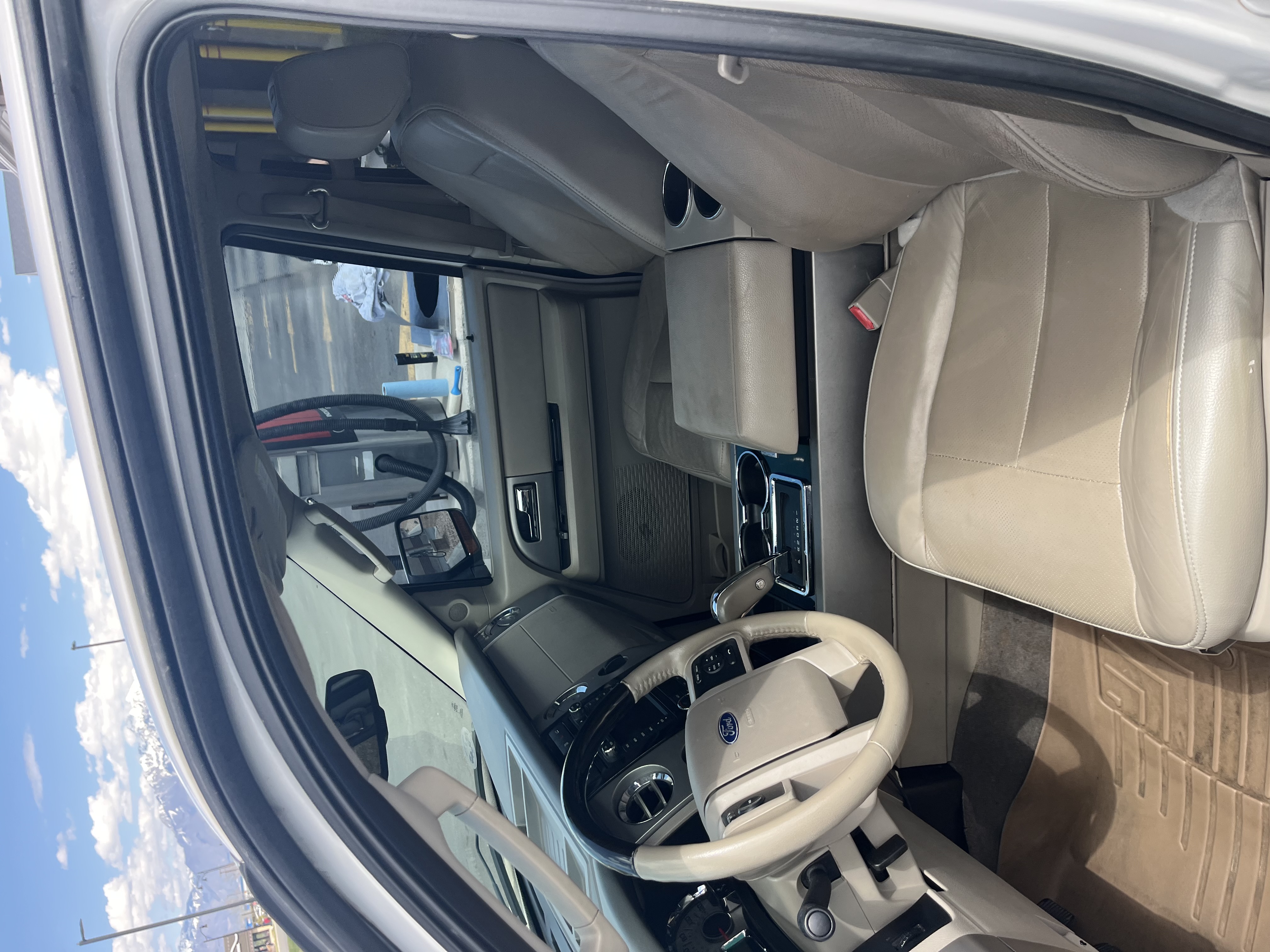 Used 2013 Ford Expedition Limited RWD image 16
