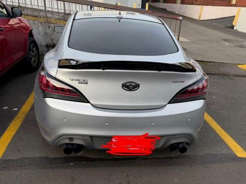 Used 2013 Hyundai Genesis 3.8 RWD image 2