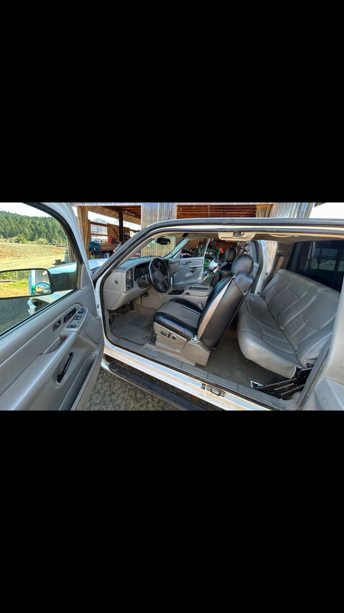 Used 2005 GMC Sierra 2500 SLT w/ Skid Plate Package AWD/4WD image 6