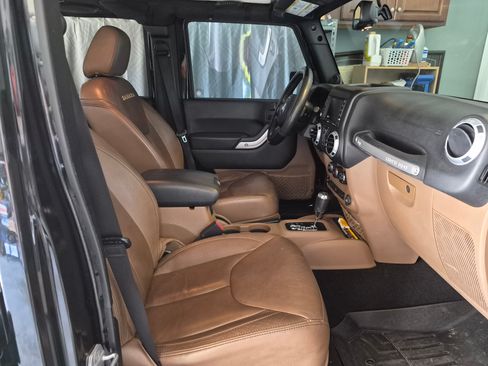 Used 2013 Jeep Wrangler Unlimited Sahara w/ Dual Top Group image 6