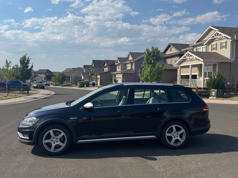 Used 2019 Volkswagen Golf Alltrack S AWD/4WD image 5