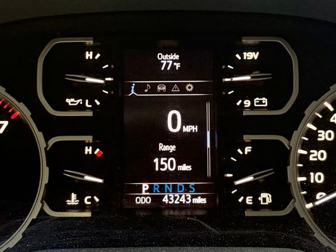 Used 2020 Toyota Tundra SR5 w/ TRD Off-Road Package AWD/4WD image 11