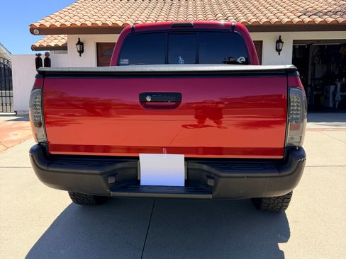 Used 2013 Toyota Tacoma PreRunner w/ SR5 Pkg RWD image 5
