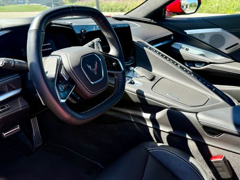 Used 2023 Chevrolet Corvette Stingray Premium Conv w/ Z51 Performance Package RWD image 13