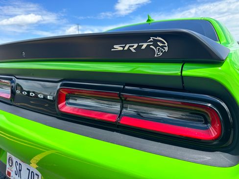 Used 2017 Dodge Challenger SRT Hellcat RWD image 6