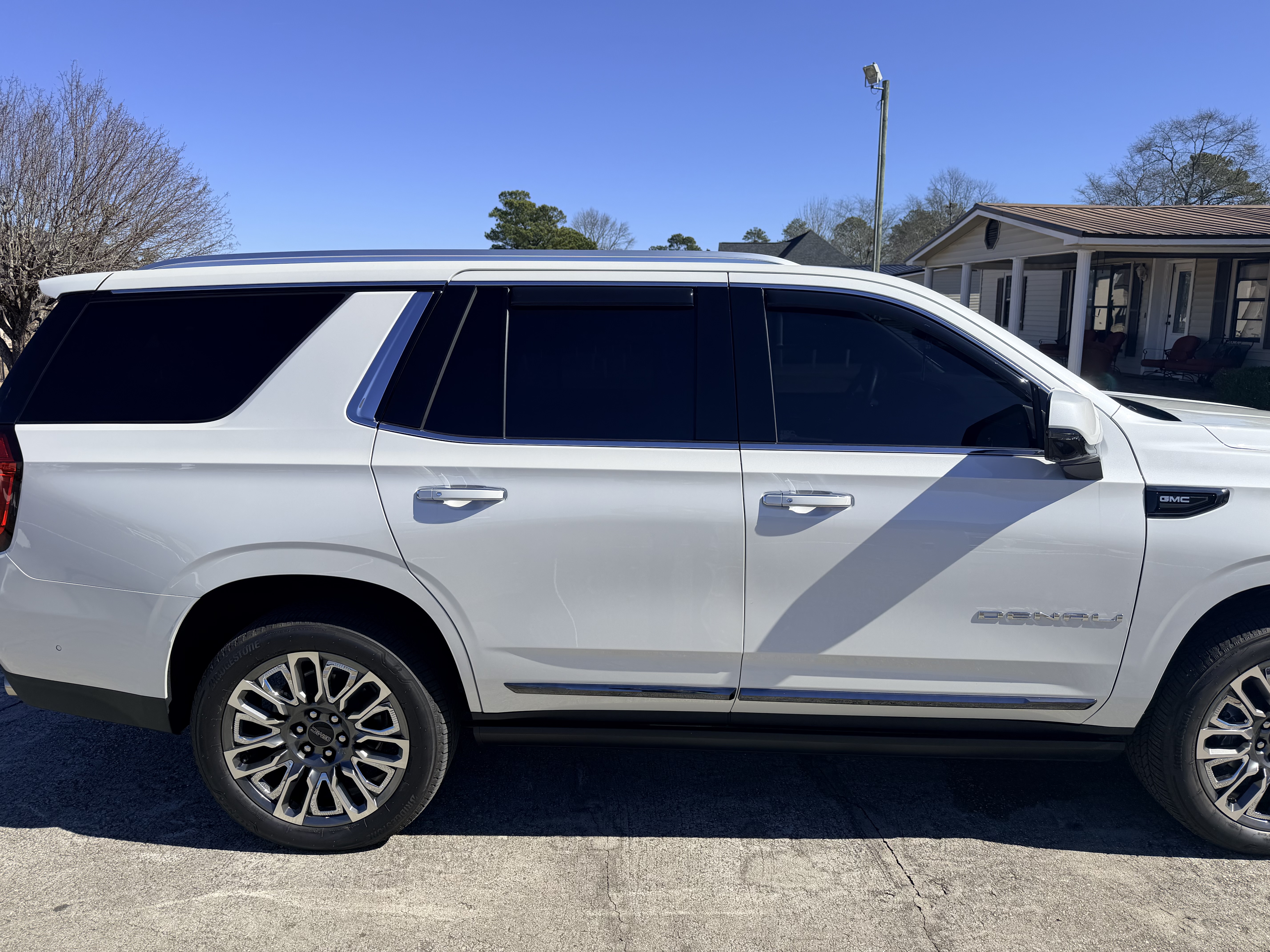 Used 2023 GMC Yukon Denali Ultimate AWD/4WD image 4