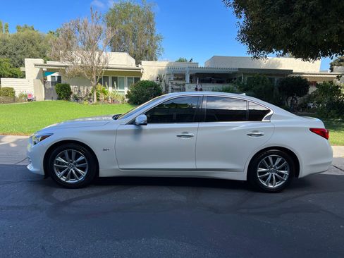 Used 2017 INFINITI Q50 3.0t Premium RWD image 2