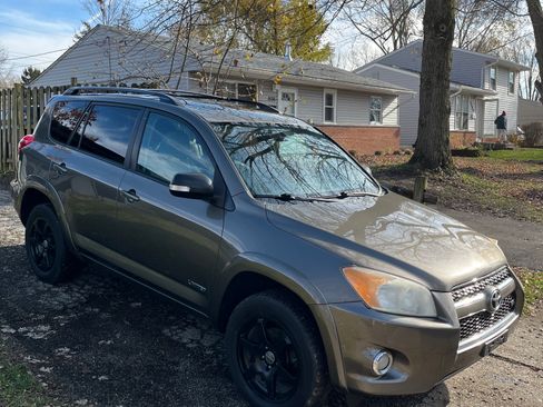 Used 2009 Toyota RAV4 Limited image 2