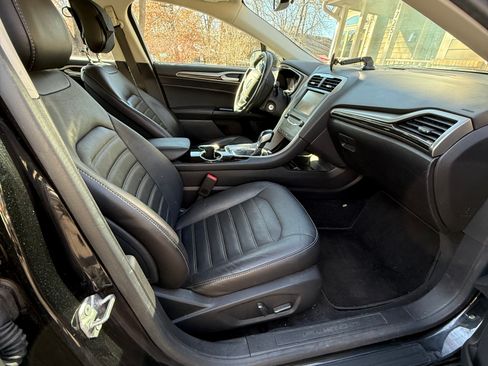 Used 2015 Ford Fusion SE w/ Equipment Group 202A image 11