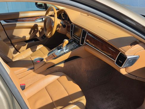Used 2011 Porsche Panamera S image 8