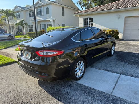 Used 2016 Ford Fusion SE w/ Equipment Group 202A image 9