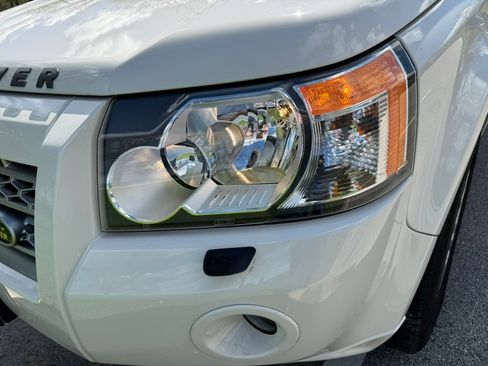 Used 2010 Land Rover LR2 HSE image 13