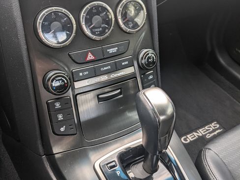 Used 2016 Hyundai Genesis Coupe 3.8 image 19