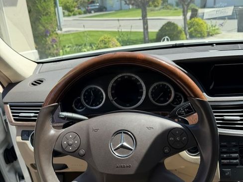 Used 2012 Mercedes-Benz E 350 4MATIC Sedan image 12