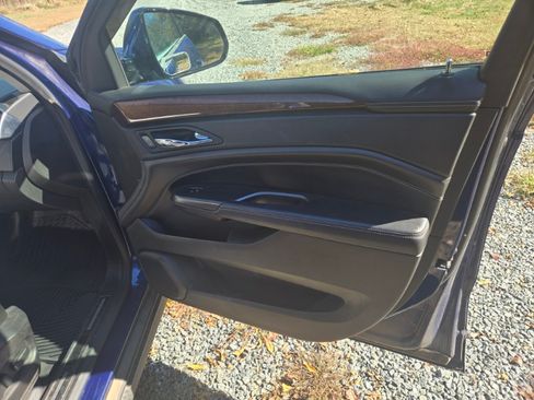 Used 2012 Cadillac SRX Premium image 18