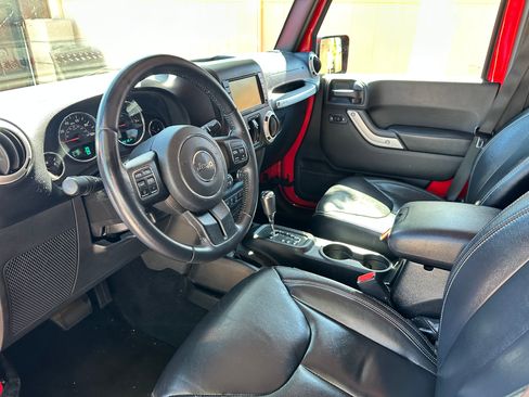 Used 2017 Jeep Wrangler Unlimited Sahara w/ Max Tow Package image 8