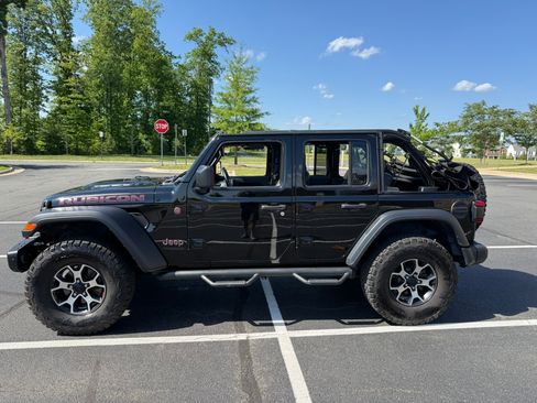 Used 2020 Jeep Wrangler Unlimited Rubicon w/ Dual Top Group AWD/4WD image 6
