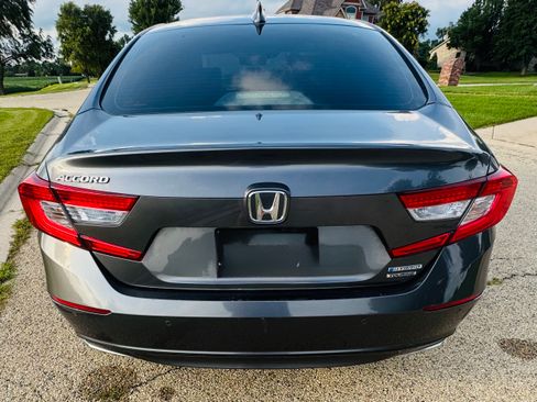 Used 2019 Honda Accord Touring image 4