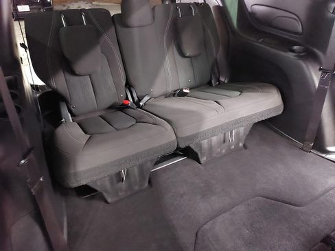 Used 2021 Chrysler Pacifica Touring w/ S Appearance Package image 20