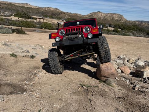 Used 2004 Jeep Wrangler Rubicon w/ Dual Top Group AWD/4WD image 8