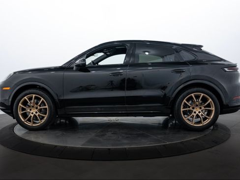 Used 2024 Porsche Cayenne Coupe image 1