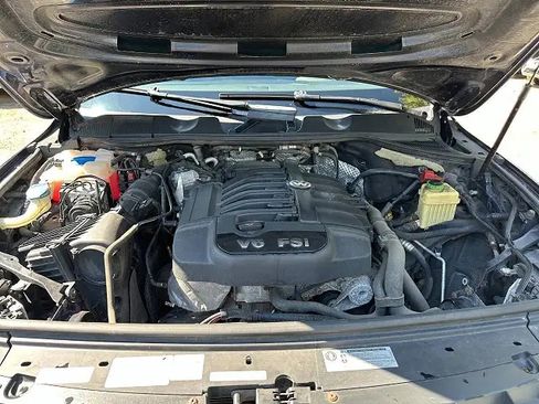 Used 2012 Volkswagen Touareg Sport AWD/4WD image 4