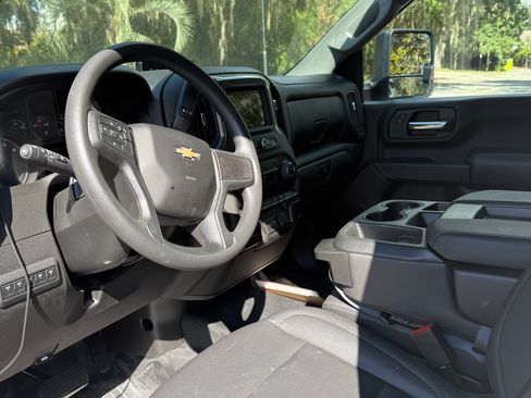 Used 2024 Chevrolet Silverado 2500 W/T w/ WT Convenience Package image 5