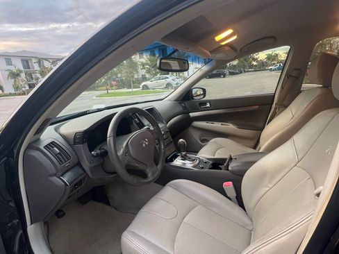 Used 2013 INFINITI G37 Journey image 9