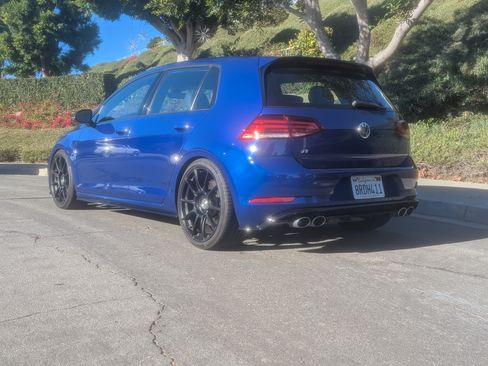 Used 2019 Volkswagen Golf 4-Door image 9