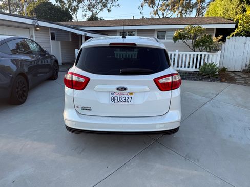 Used 2015 Ford C-MAX Energi SEL w/ Equipment Group 301A image 8