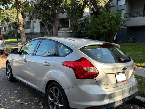 Used 2014 Ford Focus SE w/ Equipment Group 201A image 5