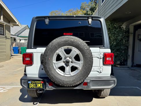 Used 2018 Jeep Wrangler Unlimited Sport S image 5