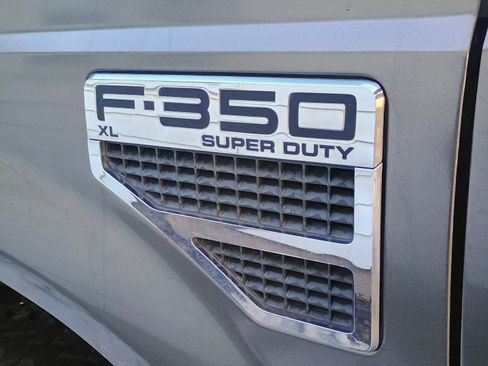 Used 2008 Ford F350 4x4 Regular Cab Super Duty image 10