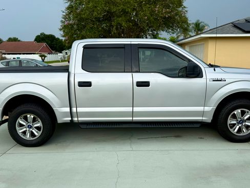 Used 2015 Ford F150 XLT w/ Trailer Tow Package RWD image 5