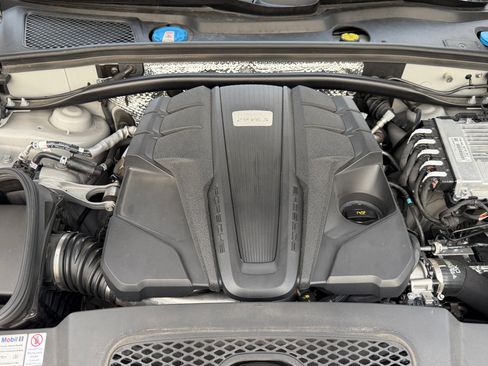 Used 2022 Porsche Macan S AWD/4WD image 15