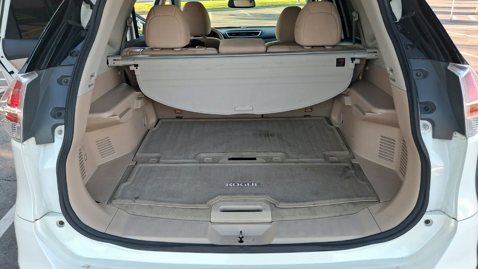 Used 2015 Nissan Rogue SV w/ SV Moonroof Package FWD image 10
